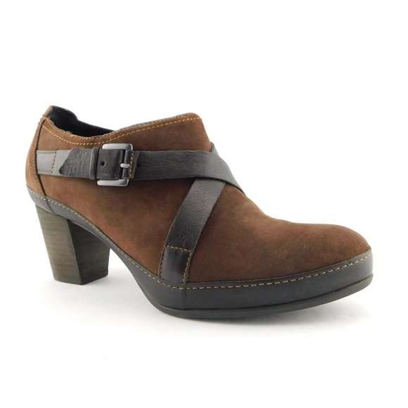 CLARKS Artisan Brown Nubuck Leather Buckle Strap Block Heel Ankle Boots 9 - Picture 1 of 9